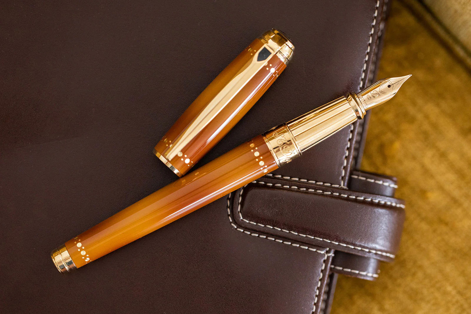 S.T. Dupont Line D Large Derby Gold - Image 7